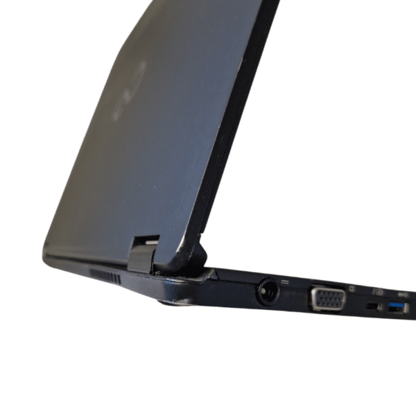 Fujitsu Lifebook U749 | 14,1″ FHD | I7 | 16GB | 512GB SSD | Grade C - vist med slag på hjørne