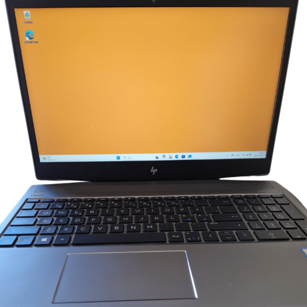 HP ZBook 15v G5 | 15,6″ FHD | I7 | 16GB | 256GB SSD | Grade C - vist med blindspot